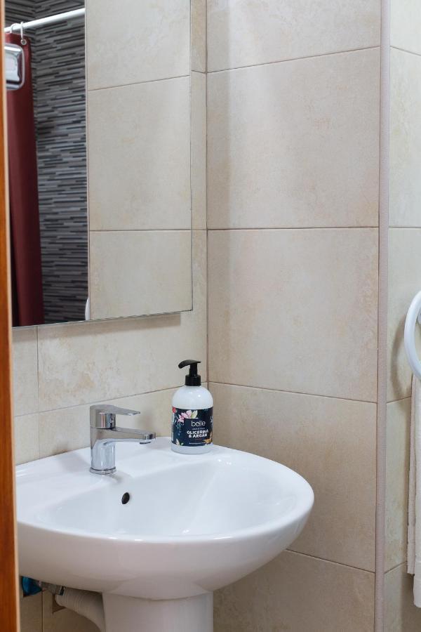 Hostal Yebisah Santa Eularia des Riu Exteriér fotografie