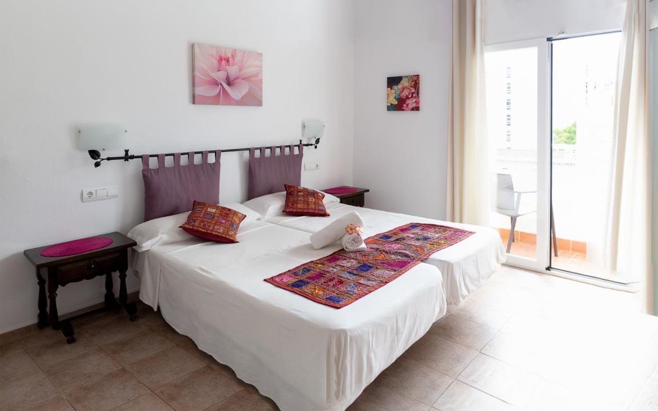 Hostal Yebisah Santa Eularia des Riu Exteriér fotografie