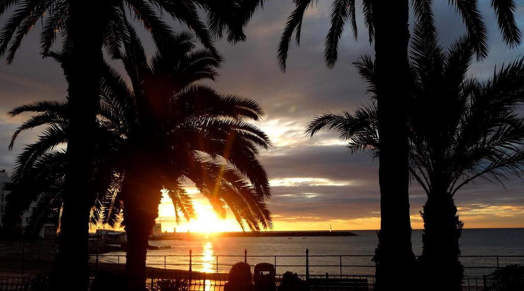 Hostal Yebisah Santa Eularia des Riu Exteriér fotografie