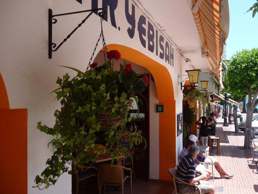 Hostal Yebisah Santa Eularia des Riu Exteriér fotografie